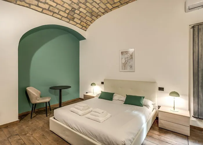 Spacious Close Vatican Apartment