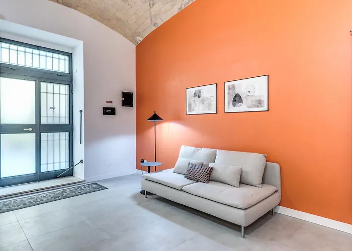 Spacious Close Vatican Apartment