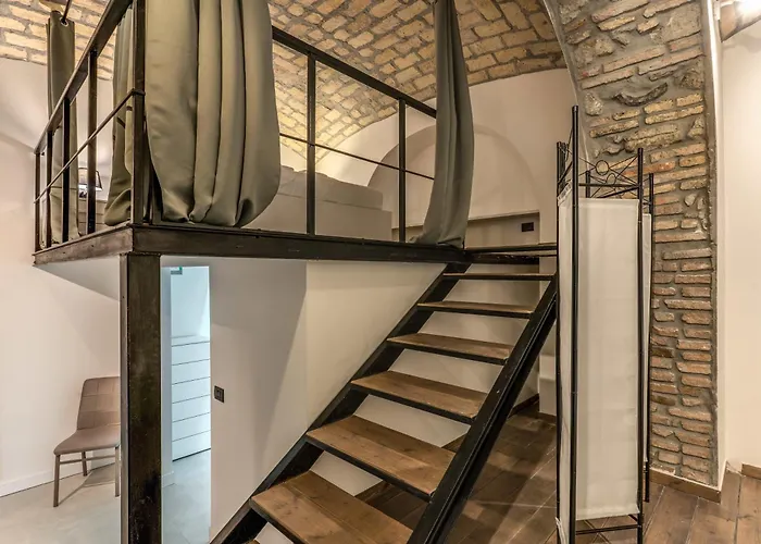 Spacious Close Vatican Apartment *
